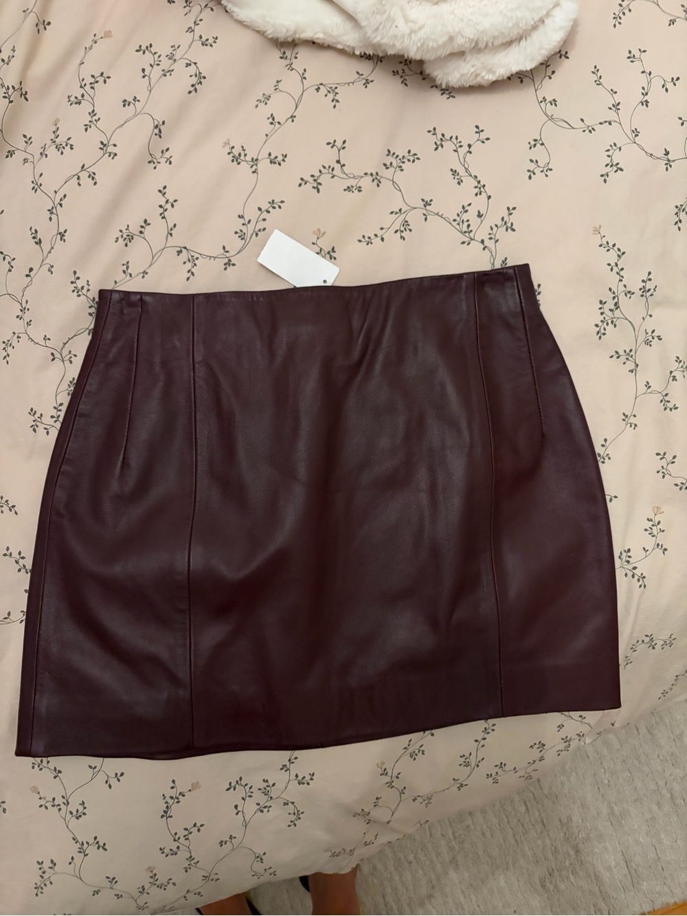 Women's Faux Leather Mini Skirt - Burgundy brown